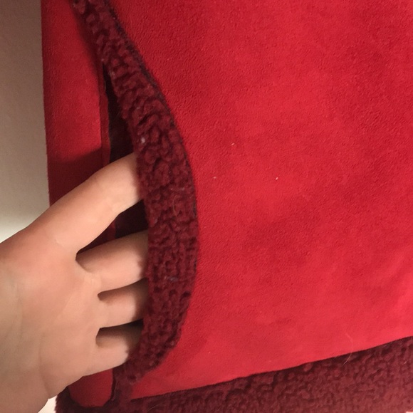 Red Coat Vancouver Canada - Picture 4 of 5